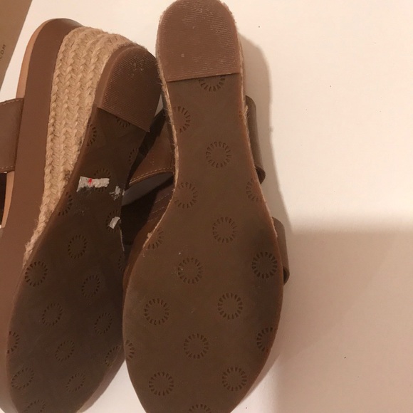 UGG Shoes - Picture 6 of 8